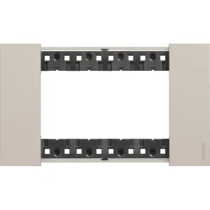 BTicino Living Now Placca 4 Moduli - Originale - Colore Beige sabbia Art KA4804KM