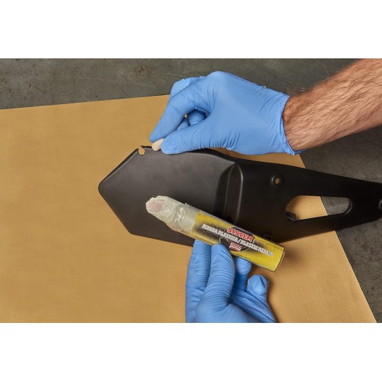 Applicazione Arexons Ripara Plastica Stucco epossidico plastica 56g