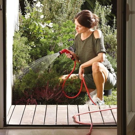 Esempio di utilizzo della Pistola Multigetto del Tubo Estensibile Fitt Yoyo da 10m