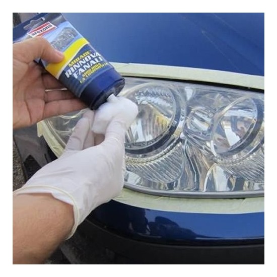 Applicazione di Arexons Rinnova Fanali per lucidare fari opacizzati
