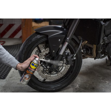 WD40 Pulitore Freni in uso sul disco