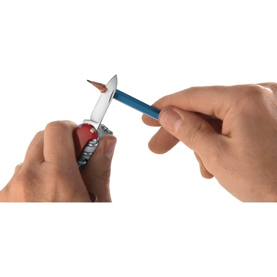 Coltellino Svizzero Multiuso in uso sulla punta della matita.