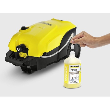 Dettaglio del sistema Plug ‘n’ Clean di Karcher Shampoo Universale
