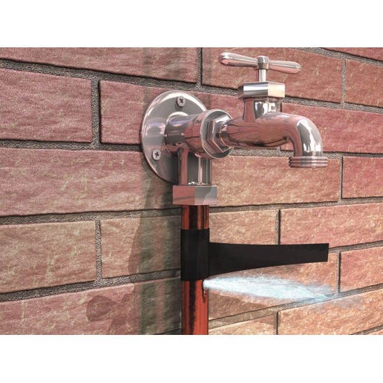 Bostik Gomma Liquida Nastro Autoagglomerante in uso per riparare un tubo forato