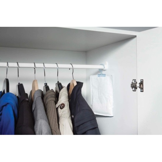 Esempio su come applicare il sacchetto di Air Max Mangia Umidita per armadi