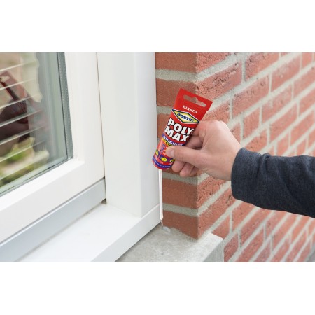 Bostik Poly Max Original Express usato per sigillare una finestra